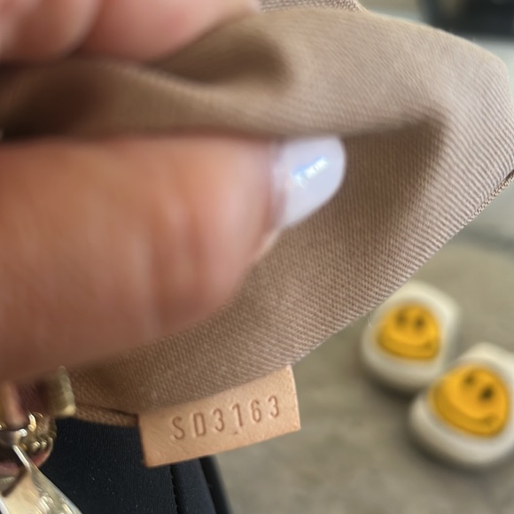 Hand Bag - Picture 6 of 6